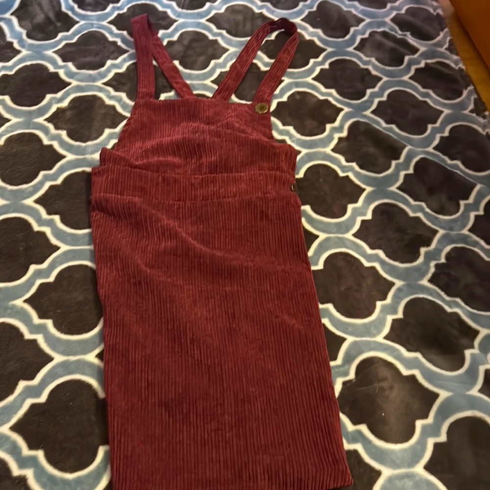Girls maroon velvet dress button side